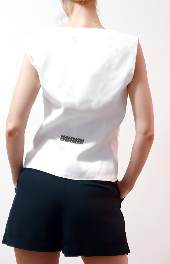 Plastic-free Hemp and Tencel Vest with natural corozo buttons
